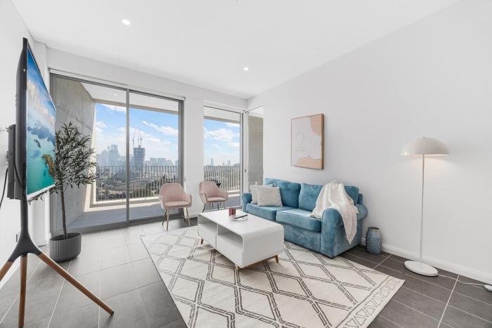 Central 2BR Retreat -Near Train, University & Mall