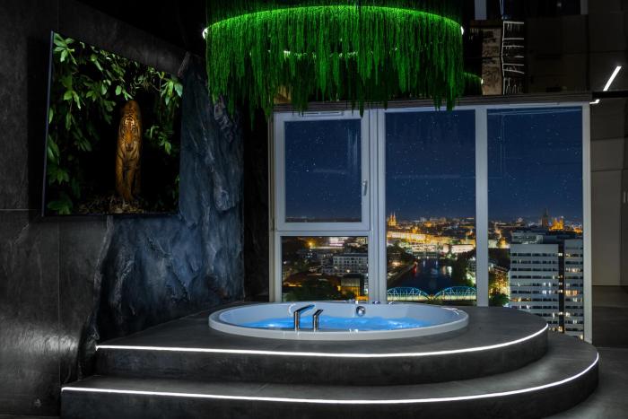 Apartamenty Quorum z Jacuzzi z Widokiem na Odrę by BQQK