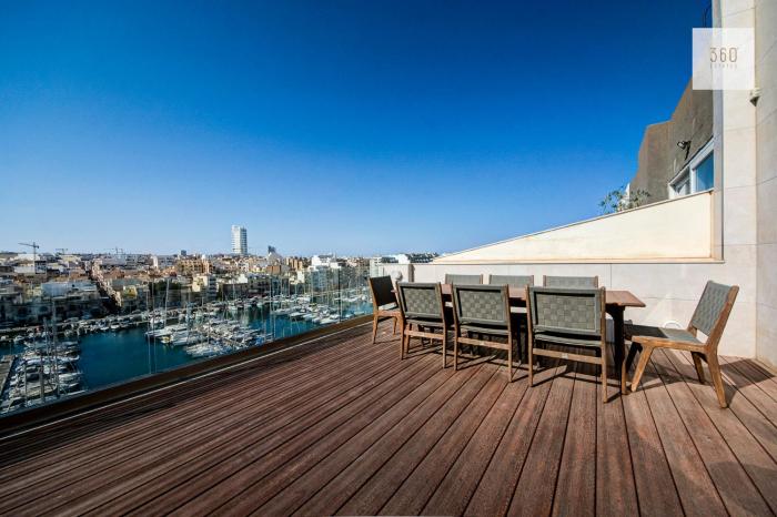 Seafront 3BR Penthouse in Pieta with Private Terrace