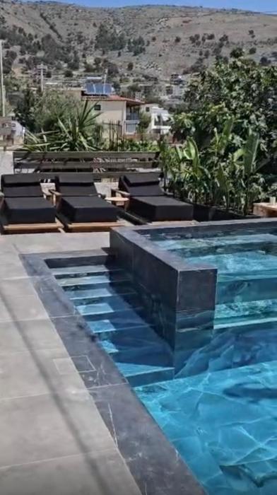 Apartments Sadiku with swimming pool & jacuzzi