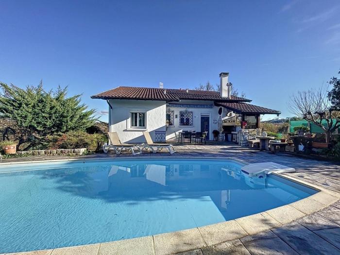 La Maison du Golf, 5 chambres, piscine, 15 min de Biarritz