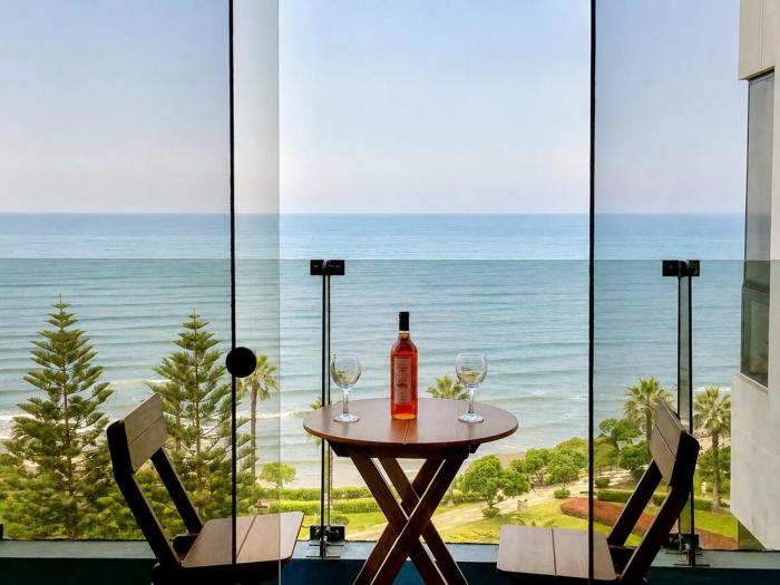 Stunning Ocean Views Sunset & Sunrise 3BR
