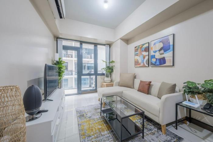 StayHere Florence 1BR Near Venice Mall Mckinley