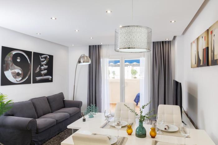 MARBELLA BANUS SUITES - Newly Renovated Premium 2BR-2BA Apartment - Steps to the Beach & El Corte Ing Luxury Shoop - Balcony with Pool Views - Prime Puerto Banús Location - Ideal for Families - Marina Banús IV Complex