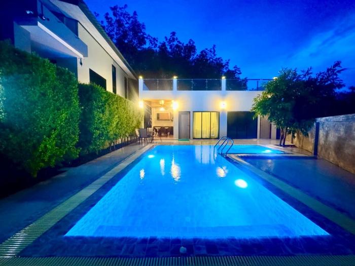 Ao Nang Private Rooftop Pool Villa 4BR l 8-10 Guests
