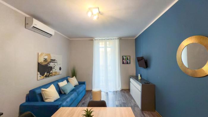 Residenza Santa Anastasia At Piazza Erbe Blu Charme with lift and AC