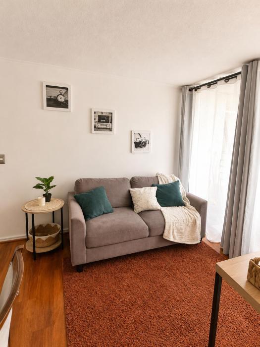 departamento cómodo, central con estacionamiento