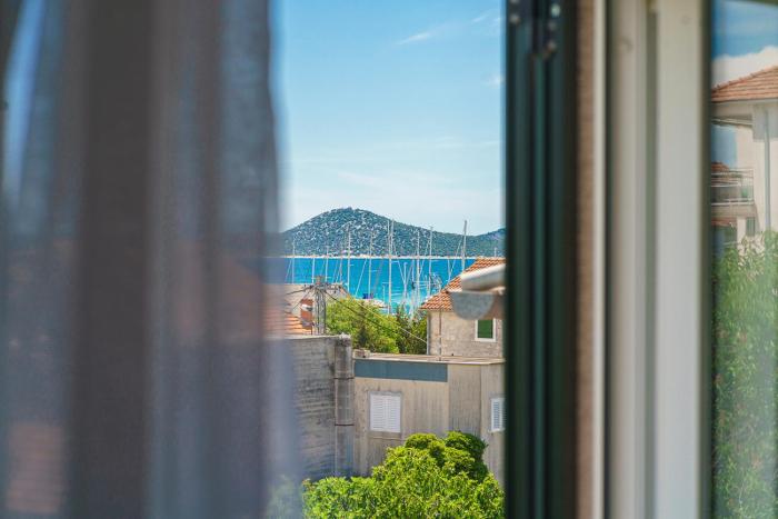 Family Petrov Apartments - Top Floor Penthouse with Large Terrace