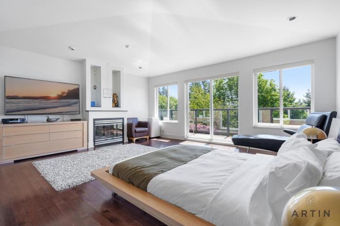 West Van Estate - Theater, Garden and Sweeping Views