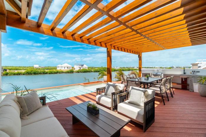 Villa Amani and Mistico Beach Club and Boat Shuttle