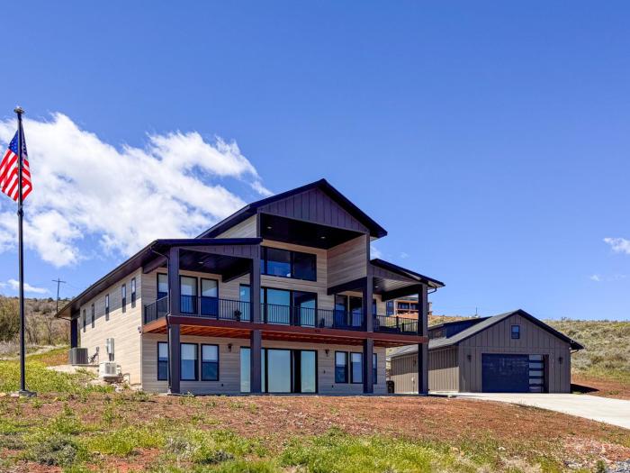 Bear Lake Modern Family Retreat