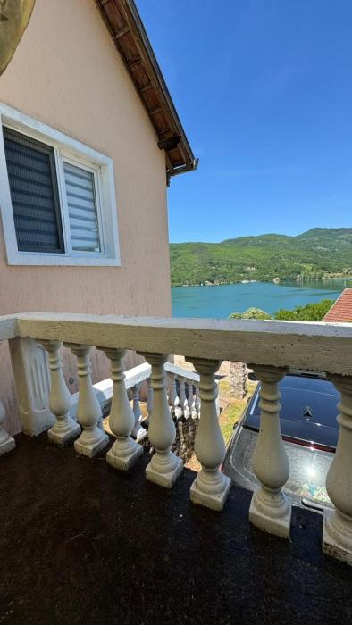 Perućac - Apartman sa pogledom na jezero