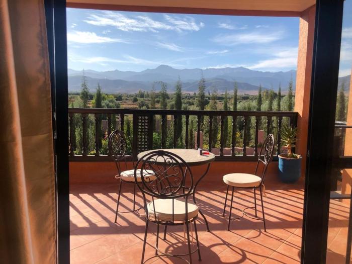Stunning Villa with Private Pool & Mountain View