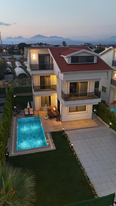 SerenityGardenHoliday 8