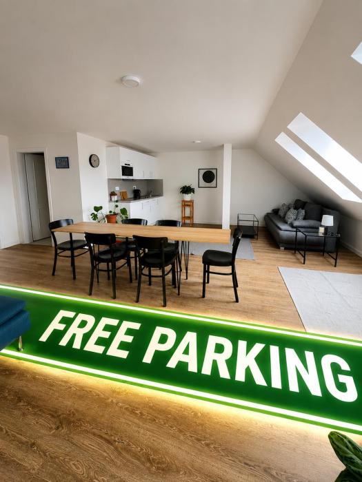 AC & Free Parking in Prague City Center