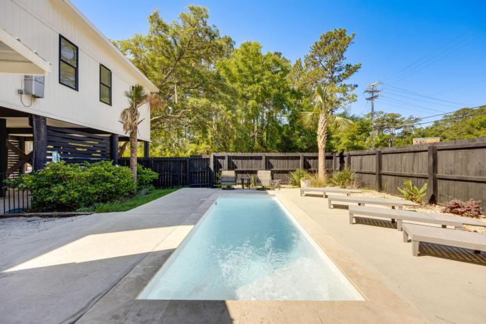 Coastal Escape Near 4 Beaches in Pawleys Island!