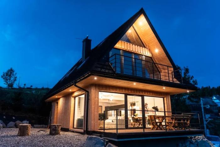 Holiday home with sauna and mountain view