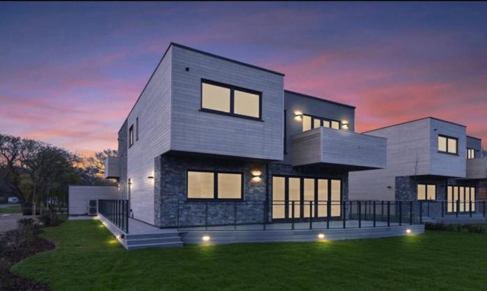 Coastal 6 Bed Retreat with Hot Tub and Sea Views