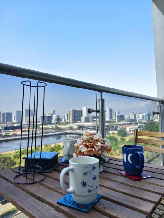 MH Suites - Mall of Asia