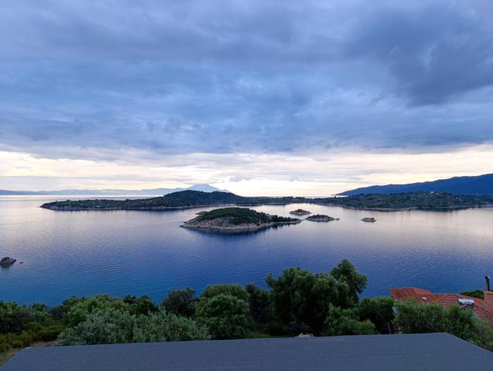 Aeriko Amazing Sea View Villa