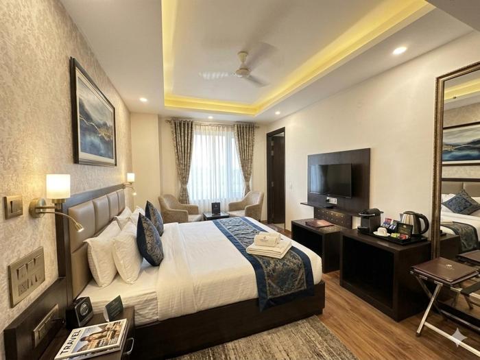 Hotel Rajpath Residency 2 Min Walk From Kaushambhi Metro Station
