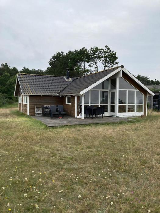 Holiday Home With Sea View And Beach Nearby