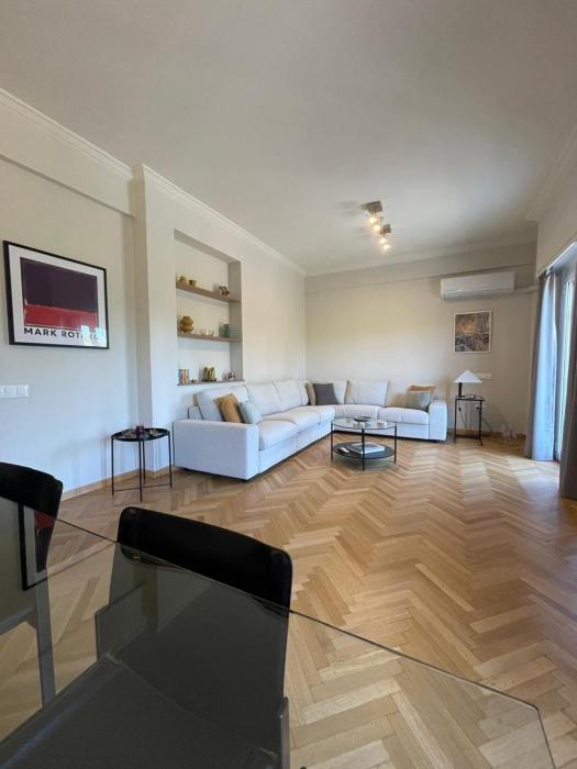 Elegant 2BR Residence - Walk to Acropolis & Plaka