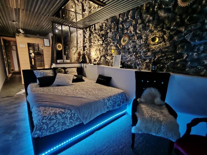 Sweet Loft Grenoble-Love Room avec jacuzzi & sauna