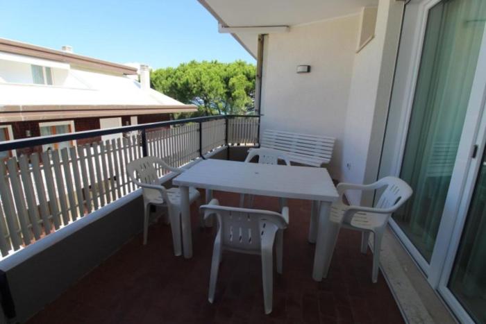 Cozy flat steps away from Lignanos golden beach