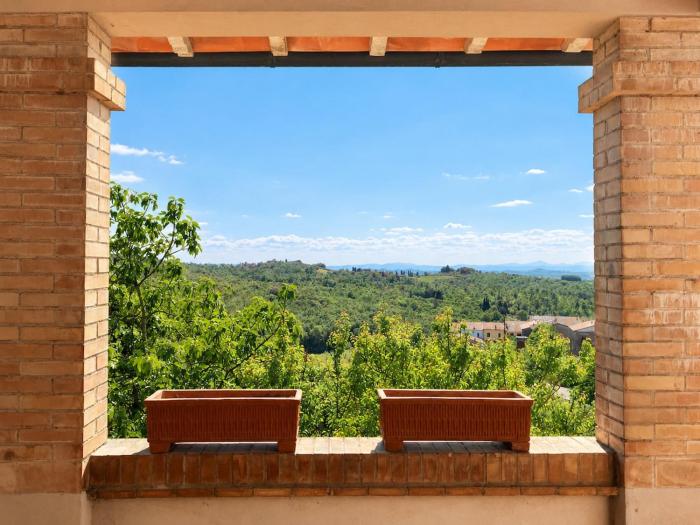 Panoramic apartment in Trequanda, Siena