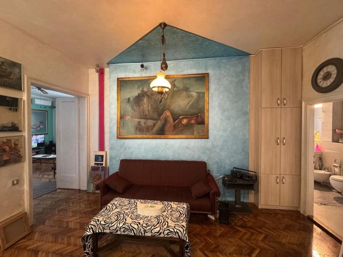 Artist Apartment with Views over Republic Square