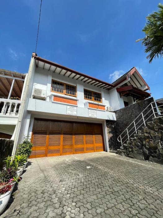 Belgareti Ndalem Partan Classic Villa Dago Giri