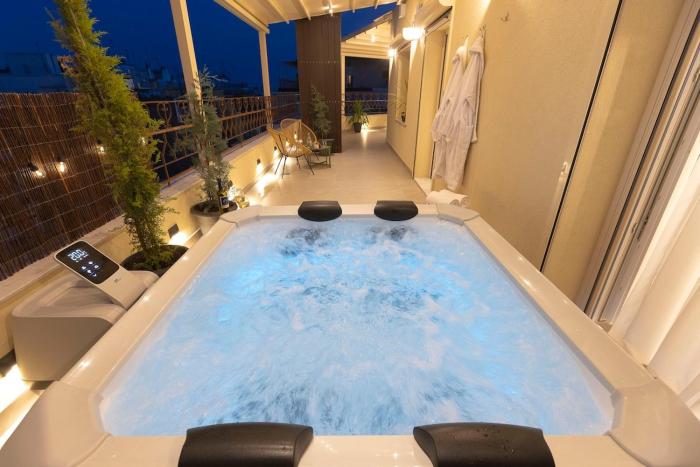 AIORA Urban Oasis - Sky Terrace, Jacuzzi & BBQ