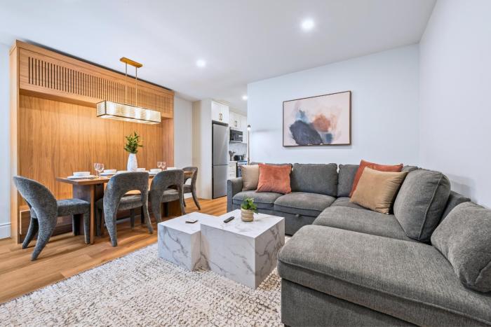 Casa Hotels Gerrard Modern Downtown Suite
