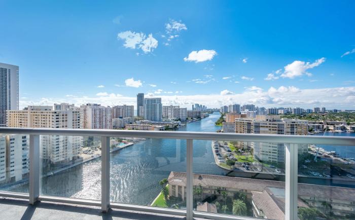 1BR Intracoastal View