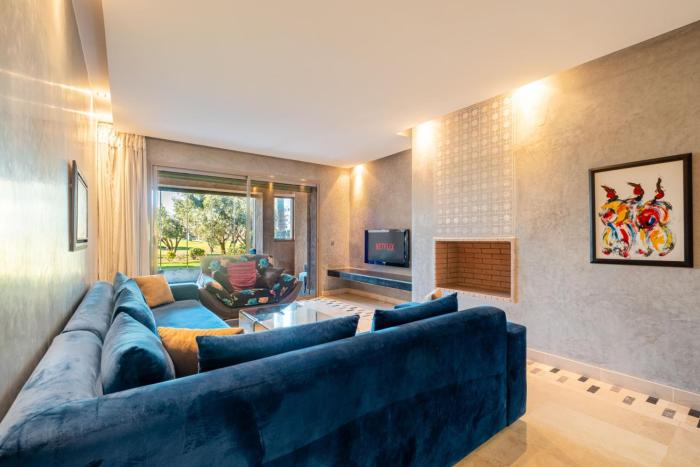 Vue au bord de la piscine Cafe Netflix Appartement Prestigia 2 chambres