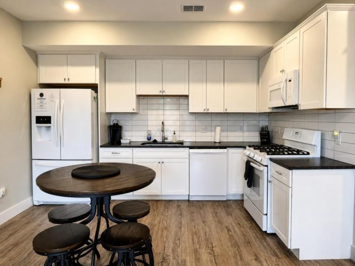 The Haven 10 Rooftop Patio 2BR Downtown