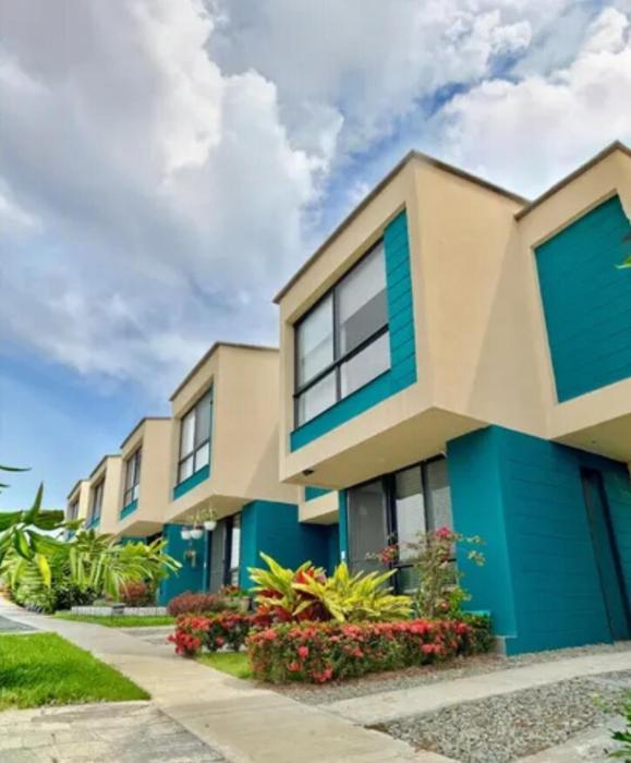 Hermosa Casa de Descanso en Conjunto Cerrado