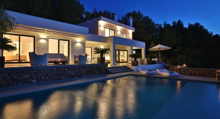 Relaxing Villa with private pool