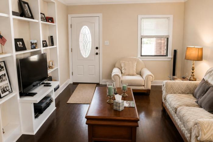 Spacious Brick Home - Sleeps 8 - Near Downtown