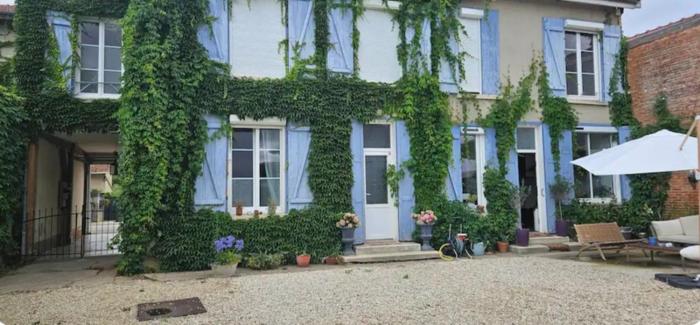 Chez Mary