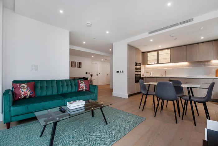 Spacious Battersea Power Station 2 Bed