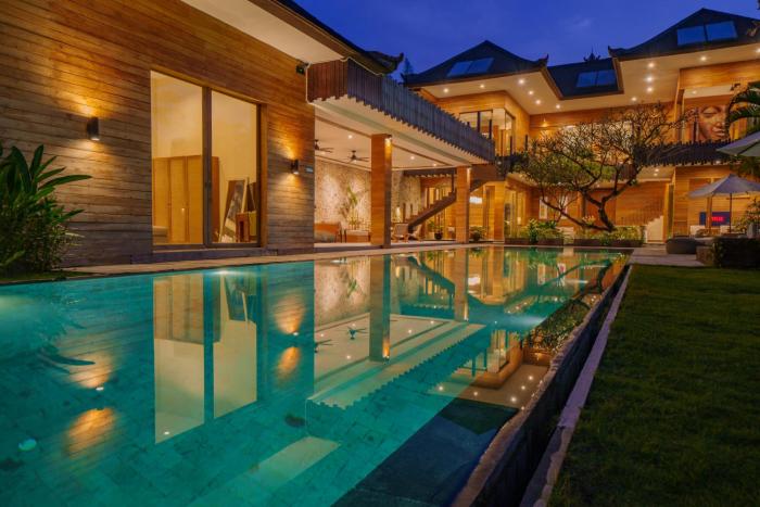 Eko Villa Seminyak - Tropical Villa, Walk to Beach