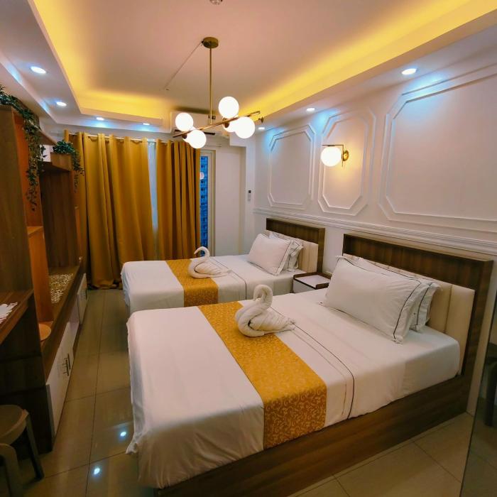 Azrens Oasis MOA Pasay Pool View
