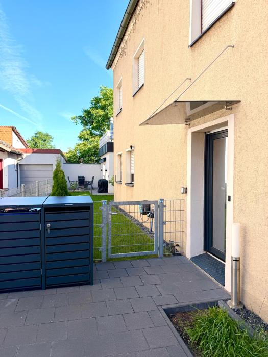 Ferienwohnung mit Garten und Parkplatz mitten in Neumarkt