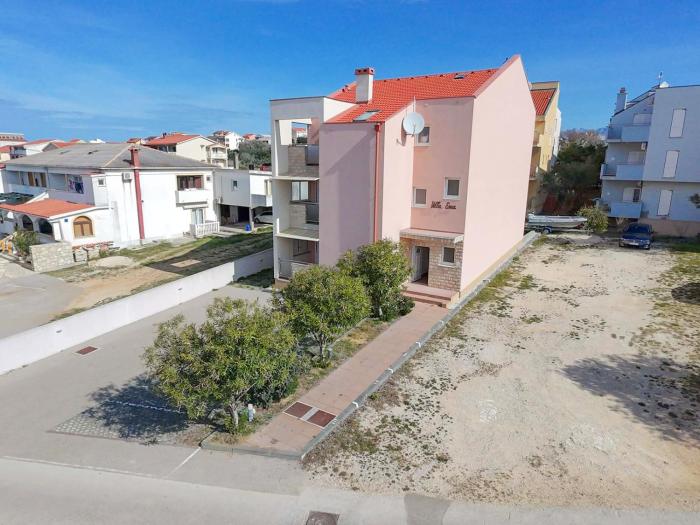 Vila Ema Povljana