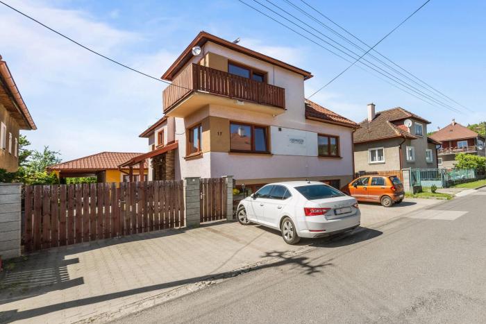 2 room apartment with terrace, Hriadky