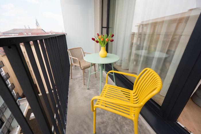 New studio with balcony nearby city center