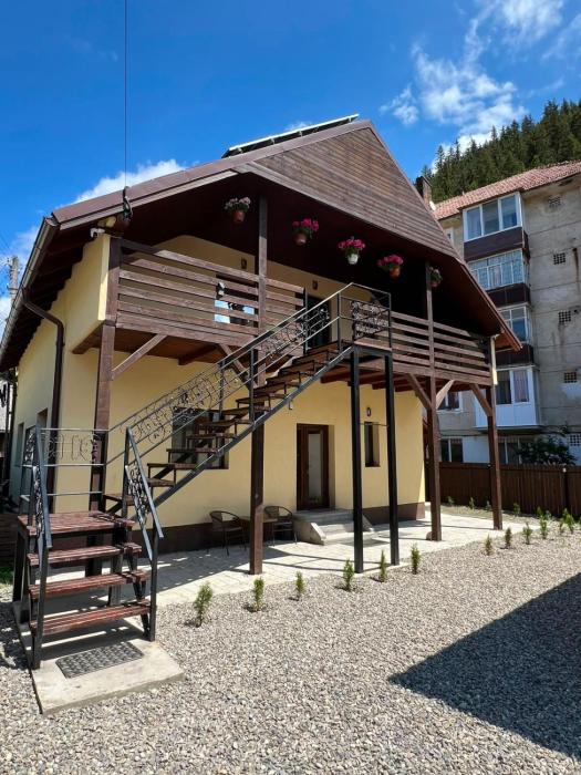 Casa de sub Hășmaș