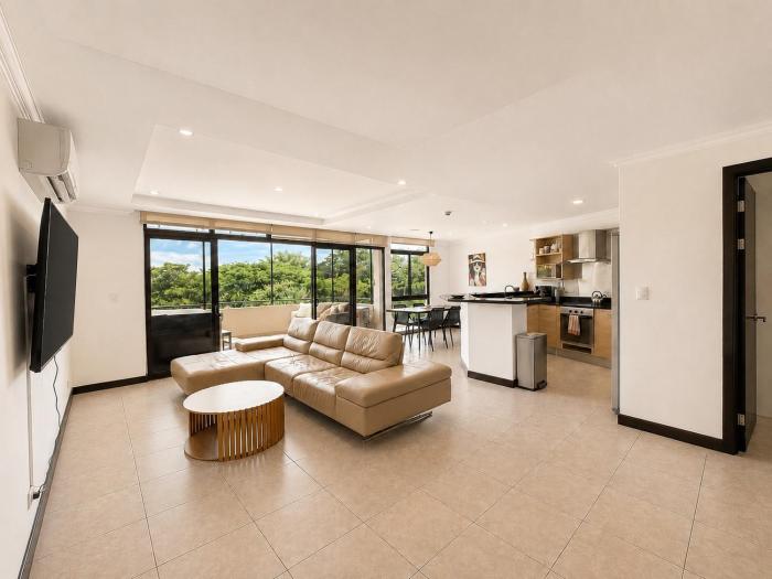 CR MARIPOSA RENTALS Luxury 2-Story Penthouse with Private Jacuzzi